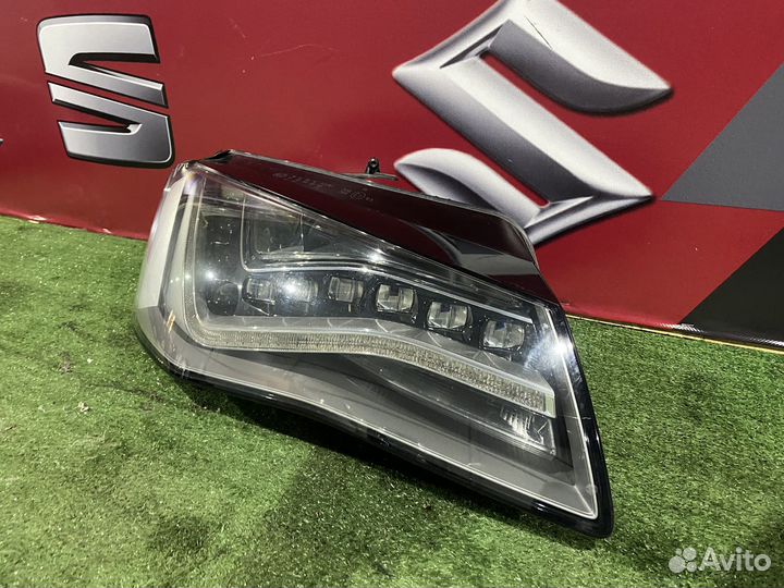 Фара передняя правая Audi A8 D4