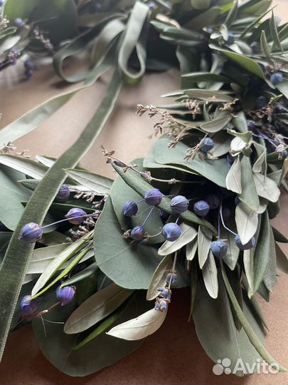 Декоративный венок на дверь