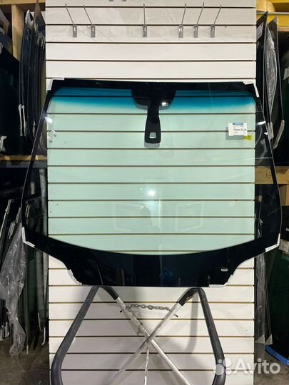 Стекло лобовое на Ситроен с5