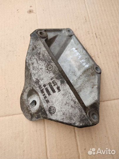 Кронштейн крепление двигателя левое bmw е60 м54