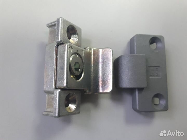 Прижим регулируемый для балконных дверей и окон