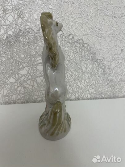 Фарфоровая статуэтка 