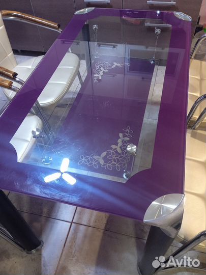 Стол кухонный