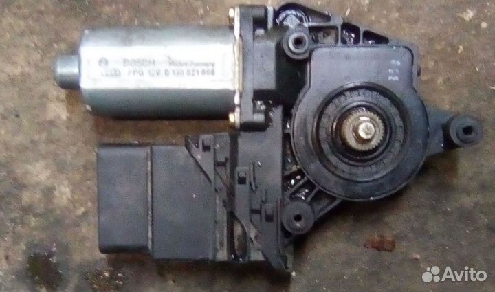 Моторчик стеклоподъемника VW Passat B5