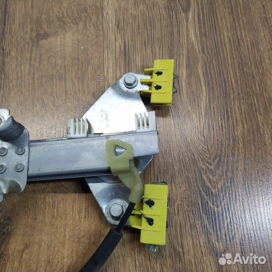 Стеклоподъемный механизм передний левый Nissan