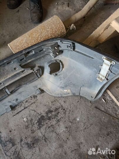 Задний бампер Audi 80