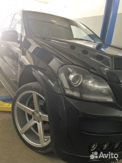 Капот с ноздрями Mercedes GL x164