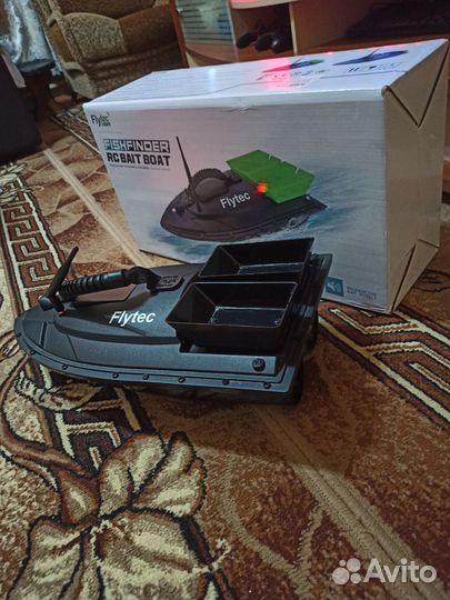 Прикормочный кораблик для рыбалки