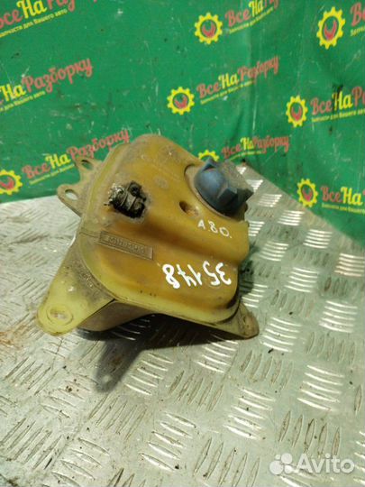 Бачок расширительный Audi А80 седан 1.8