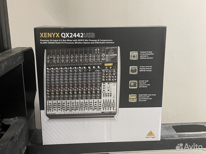 Аналоговый микшерный пульт Behringer QX2442 USB
