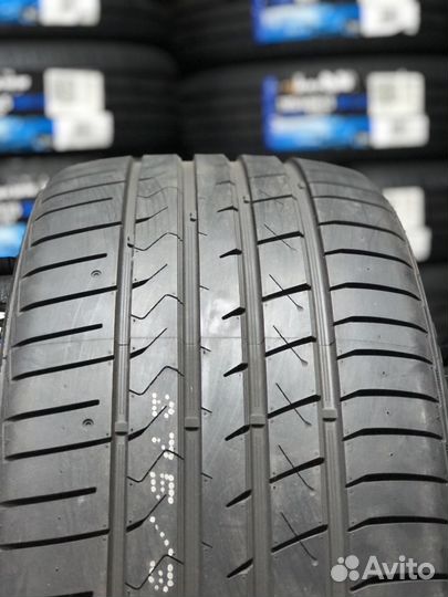 Habilead HF330 245/40 R19 и 275/35 R19 100Y