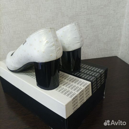 Туфли из натуральной страусиной кожи Loriblu