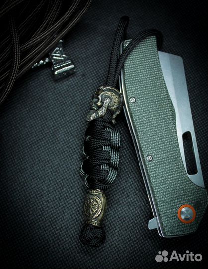 Темляк для ножа из паракорда 