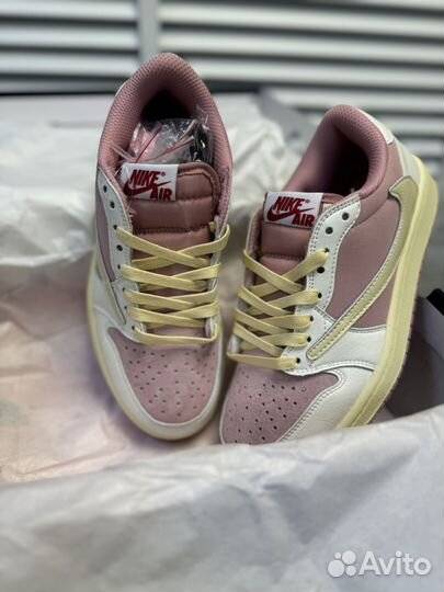 Travis scott x air jordan 1 low og