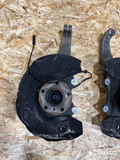 Кулак поворотный передний Bmw 6 Серия F06 N63