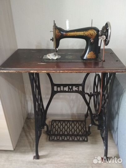 Швейная машинка 