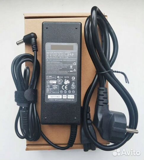 Блок питания для Пк Intel Intel NUC 8 NUC8i5BEH