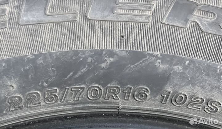 Bridgestone Dueler H/T 687 225/70 R16