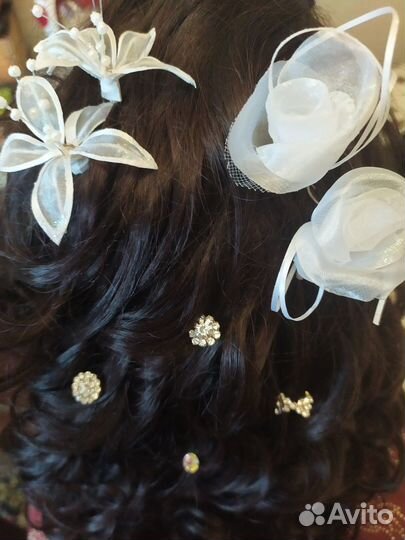 Шпильки для волос с цветами и стразами