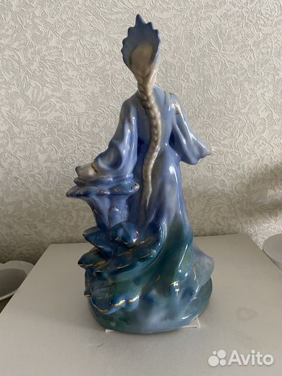 Статуэтка фарфоровая Хозяйка медной горы Гжель