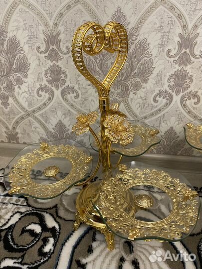 Посуда золотая трех ярусная