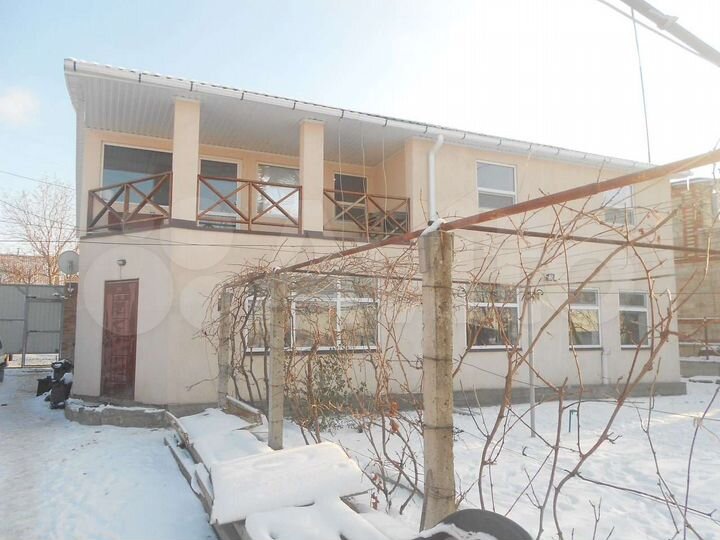 Дом 176 м² на участке 9 сот.