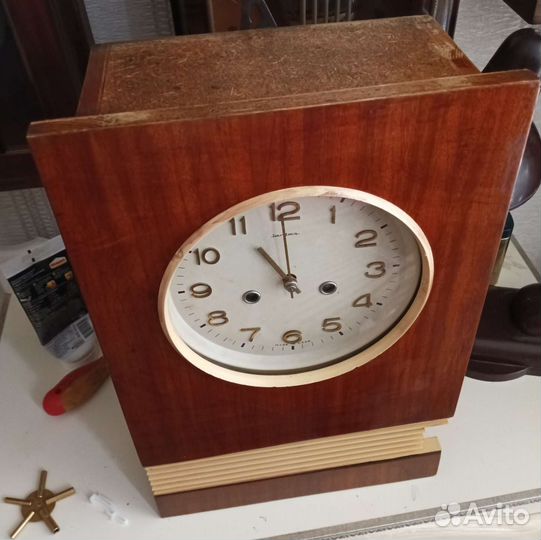 Часы настенные с боем янтарь