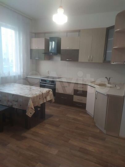 3-к. квартира, 92 м², 7/17 эт.