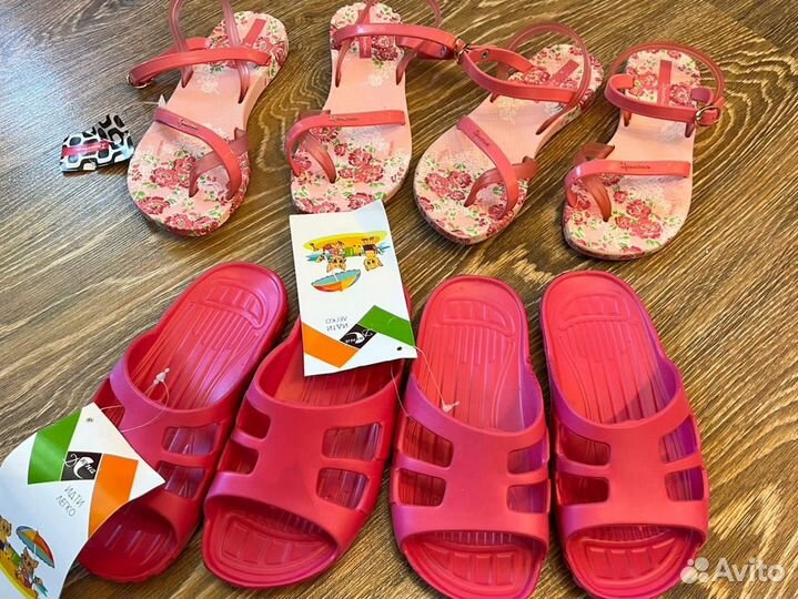 Рюкзаки, канцтовары, вещи для двойни