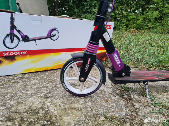 Складной самокат с амортизатором и ручным тормозом