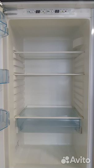 Полки - Холодильник Electrolux ERG29700