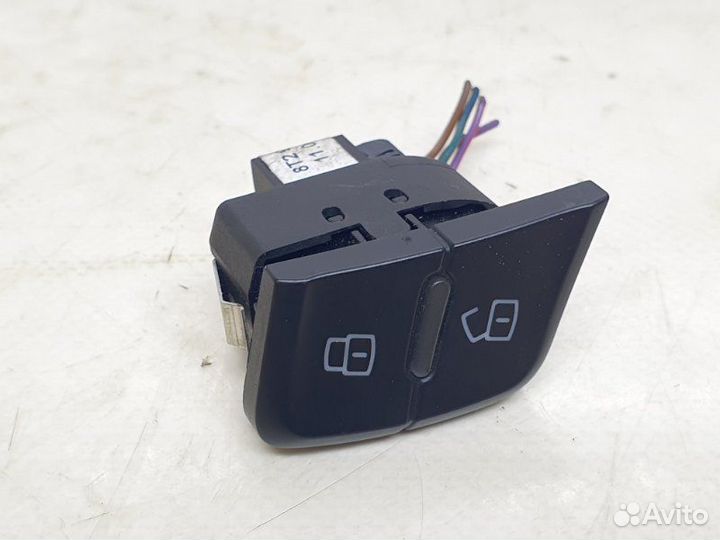 Кнопка блокировки двери правая Audi A5 8T3 2.0