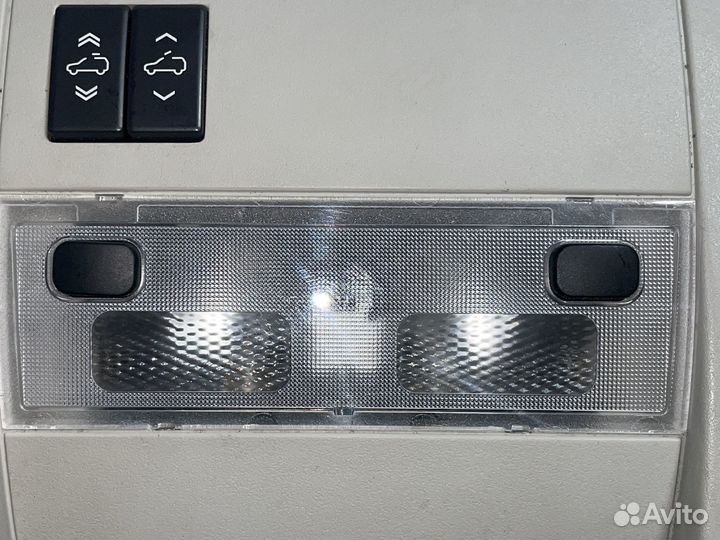 Плафон салонный Cadillac Escalade GMT900