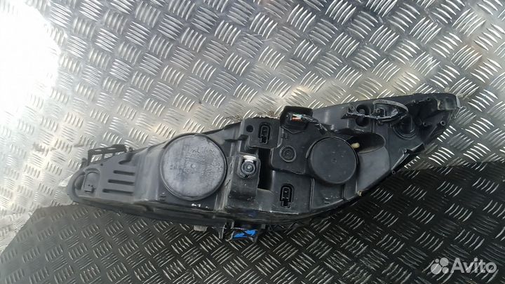 Фара Peugeot 308 (2007-2017)