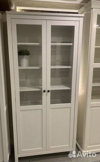 Шкаф витрина IKEA hemnes хемнес