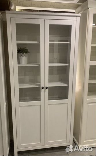 Шкаф витрина IKEA hemnes хемнес