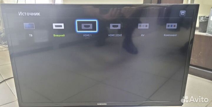 Телевизор samsung UE28J4100AK с кронштейном