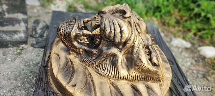 Скульптура медведь 