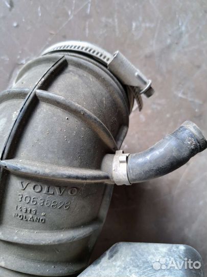 Патрубок воздушного фильтра Volvo S80