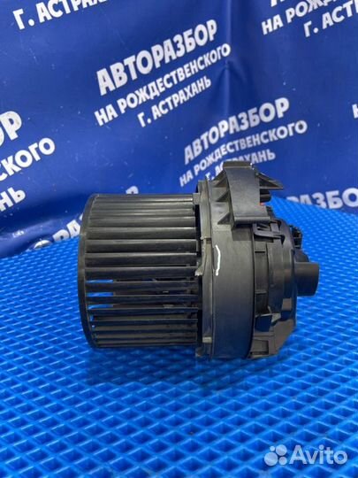 Моторчик печки Nissan Almera G15 седан 2017