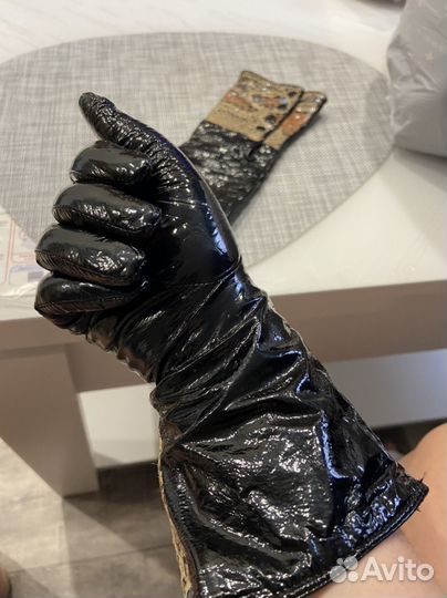 Перчатки лаковые