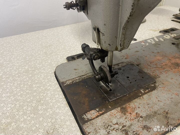 Промышленная швейная машинка