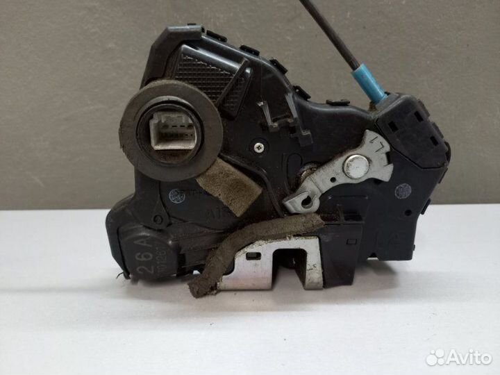 Замок двери передний левый Suzuki Grand Vitara