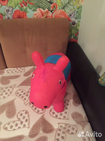 Свинка пеппа попрыгун