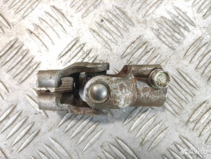 Кардан рулевой нижний Nissan Maxima a32