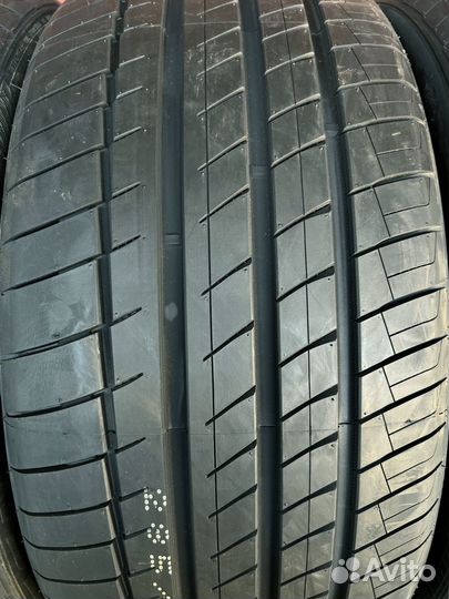 Kapsen RS26 Practical Max HP 285/40 R22 и 325/35 R22 167V