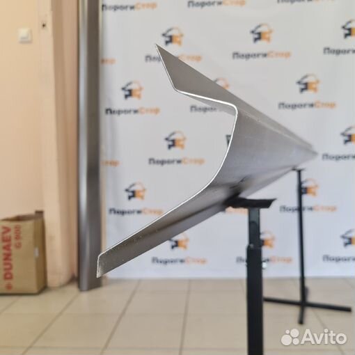 Ремонтные пороги Dodge Caravan комплект