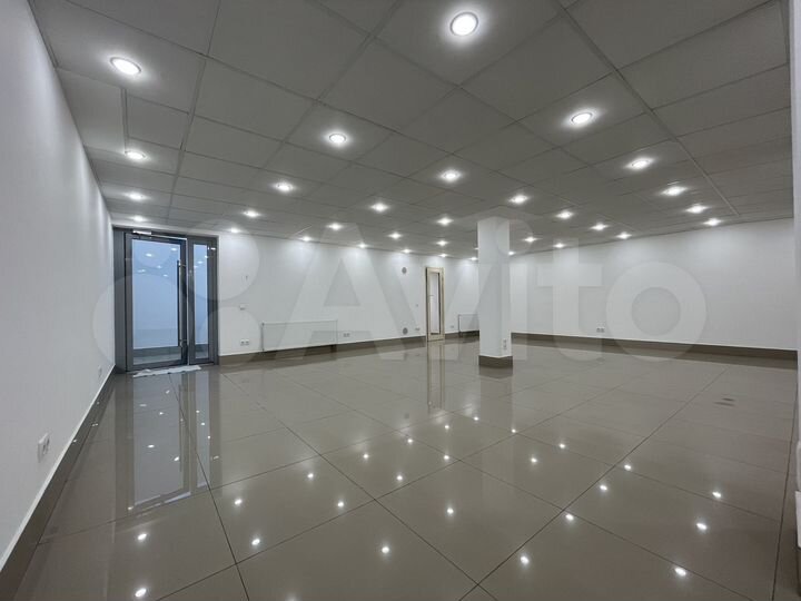 Помещение у остановки автобусов, 83.6 м²