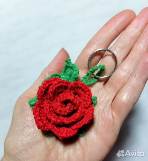 Брелок Роза (вязаный)