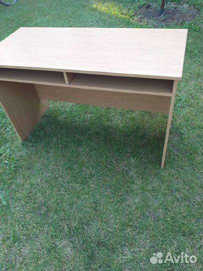 Письменный стол